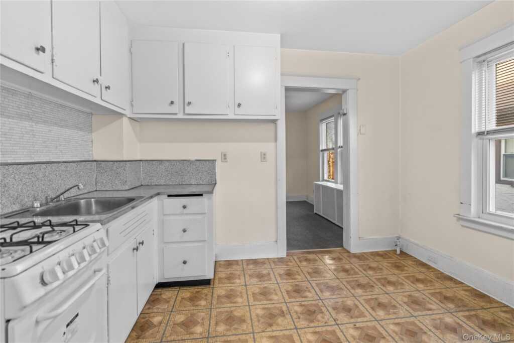 63 Grant Avenue, White Plains, NY 10603 - Photo 24 of 37