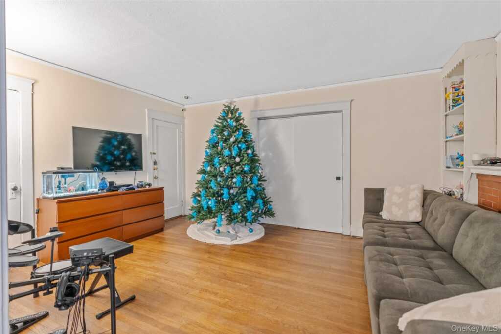 63 Grant Avenue, White Plains, NY 10603 - Photo 3 of 37