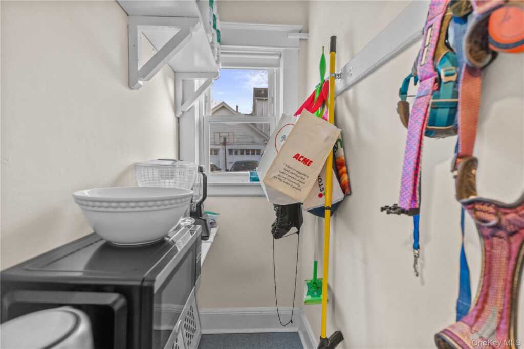 63 Grant Avenue, White Plains, NY 10603 - Photo 9 of 37