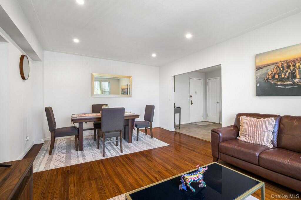 600 Pelham Road, Unit #2G, New Rochelle, NY 10805 - Photo 12 of 17