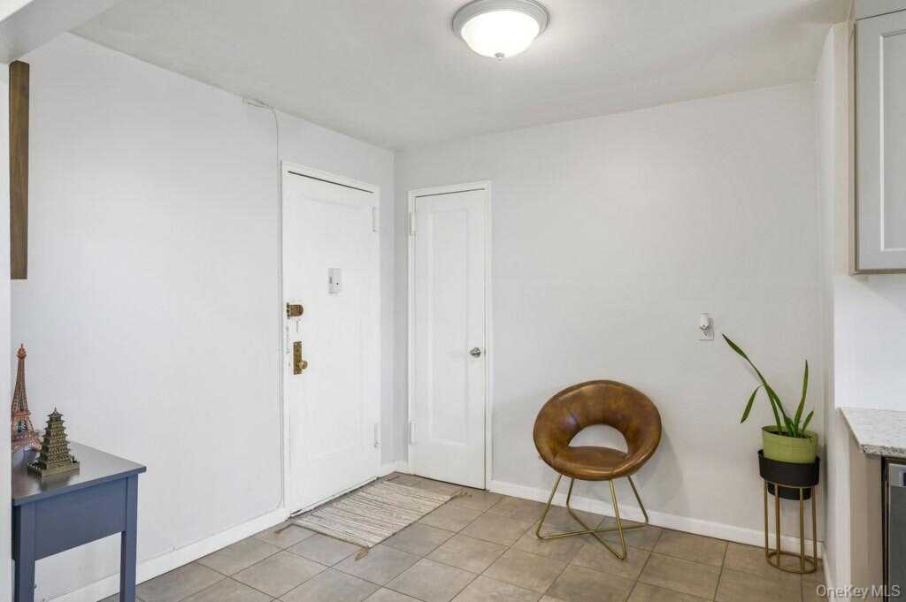 600 Pelham Road, Unit #2G, New Rochelle, NY 10805 - Photo 6 of 17