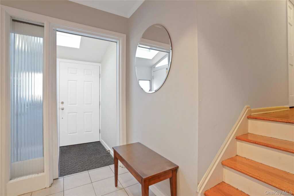 469 Rosedale Avenue, White Plains, NY 10605 - Photo 2 of 32