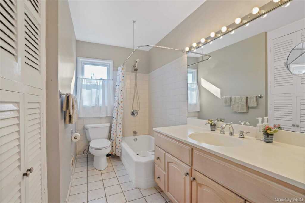 469 Rosedale Avenue, White Plains, NY 10605 - Photo 20 of 32