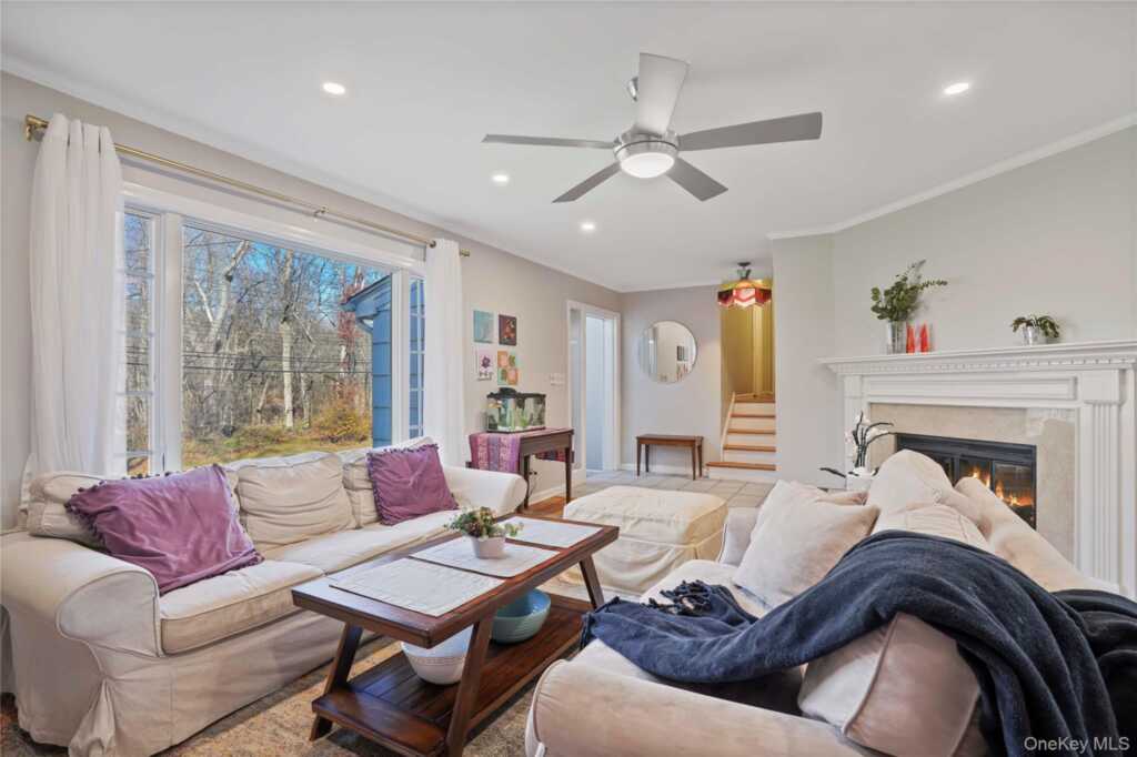 469 Rosedale Avenue, White Plains, NY 10605 - Photo 5 of 32