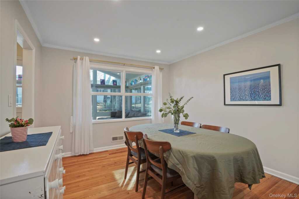 469 Rosedale Avenue, White Plains, NY 10605 - Photo 7 of 32