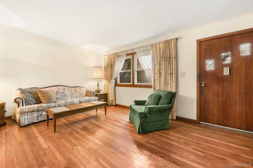 6 Lombardi Road, Pearl River, NY 10965 - Photo 2 of 36