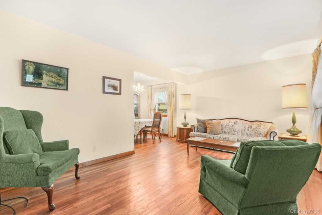 6 Lombardi Road, Pearl River, NY 10965 - Photo 4 of 36