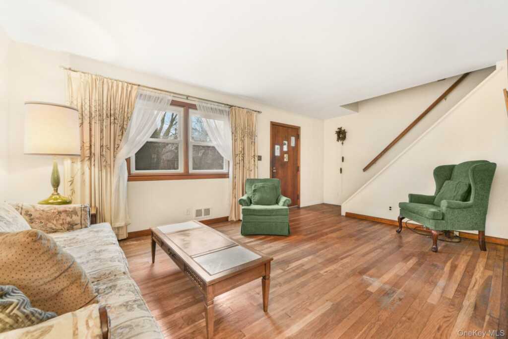 6 Lombardi Road, Pearl River, NY 10965 - Photo 7 of 36