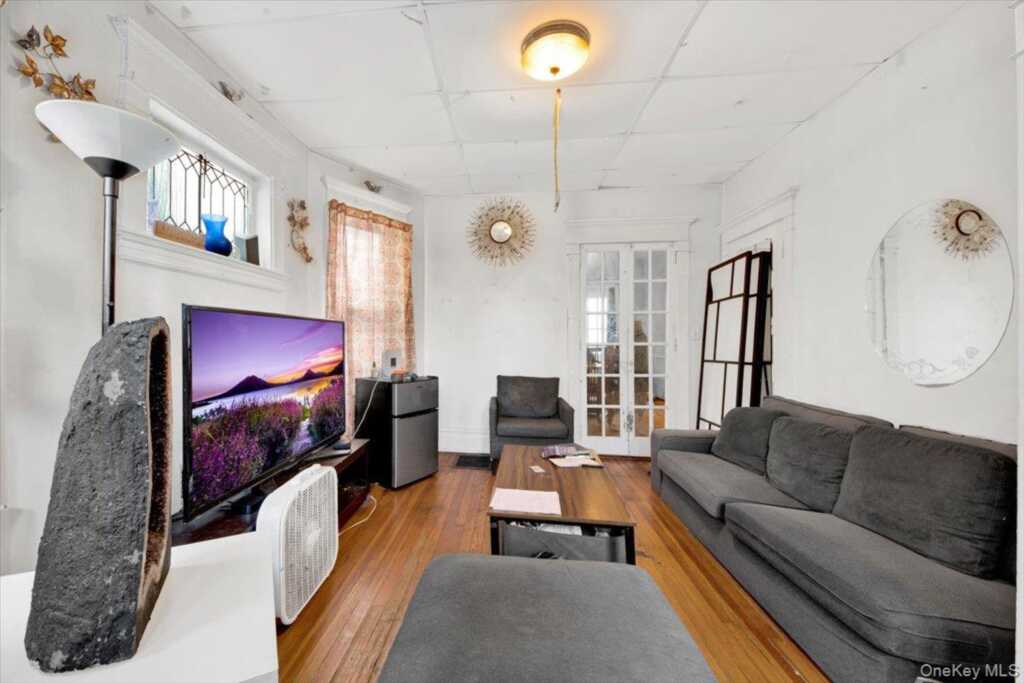 59 Jackson Street, New Rochelle, NY 10801 - Photo 9 of 15