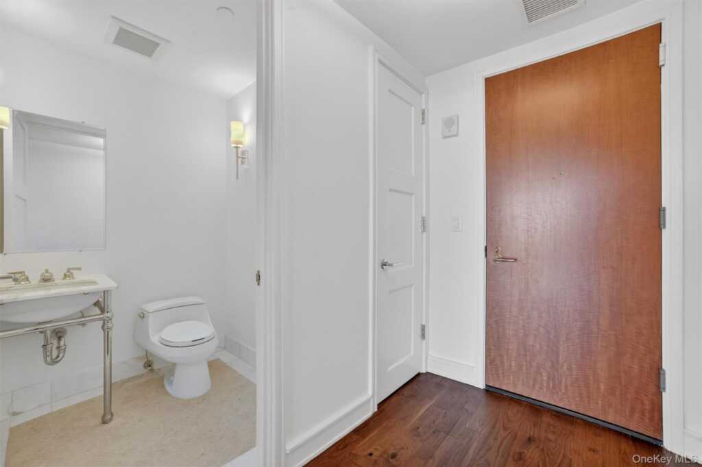 1 Renaissance Square, Unit #26F, White Plains, NY 10601 - Photo 15 of 33