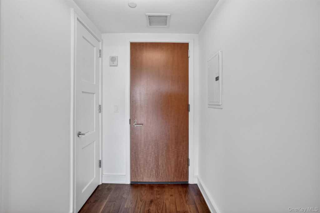 1 Renaissance Square, Unit #26F, White Plains, NY 10601 - Photo 4 of 33