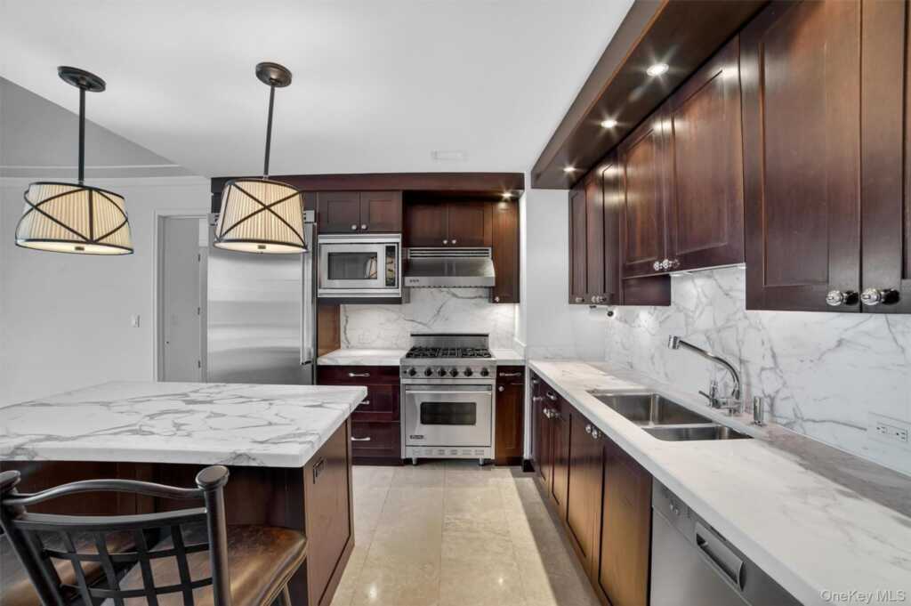 1 Renaissance Square, Unit #26F, White Plains, NY 10601 - Photo 6 of 33