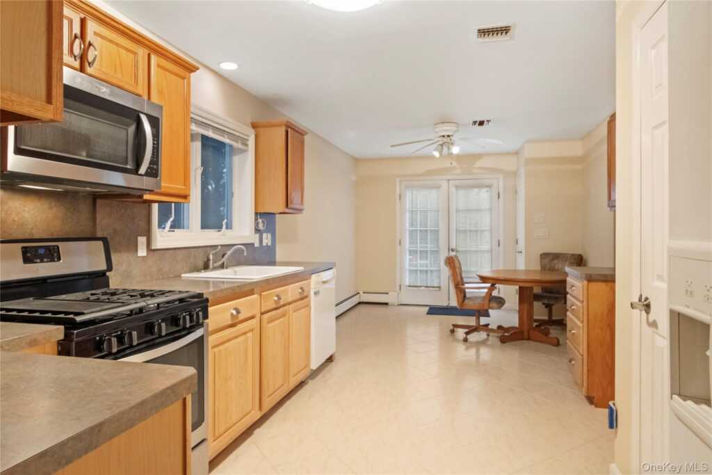 30 Church Street, Nanuet, NY 10954 - Photo 8 of 20