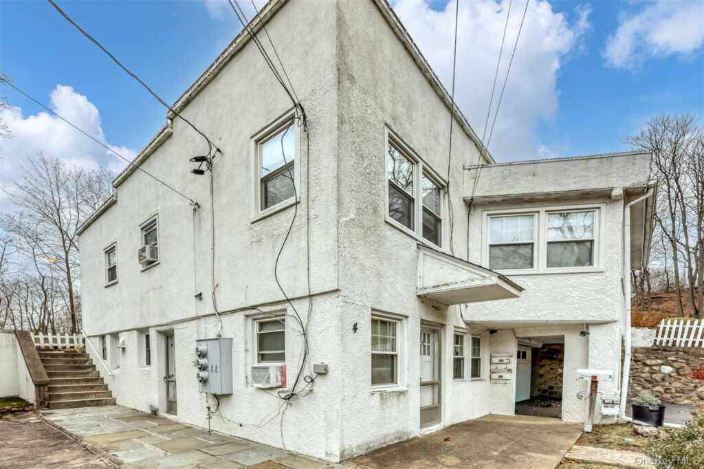 4 Cedar Lane, Suffern, NY 10901 - Photo 2 of 16