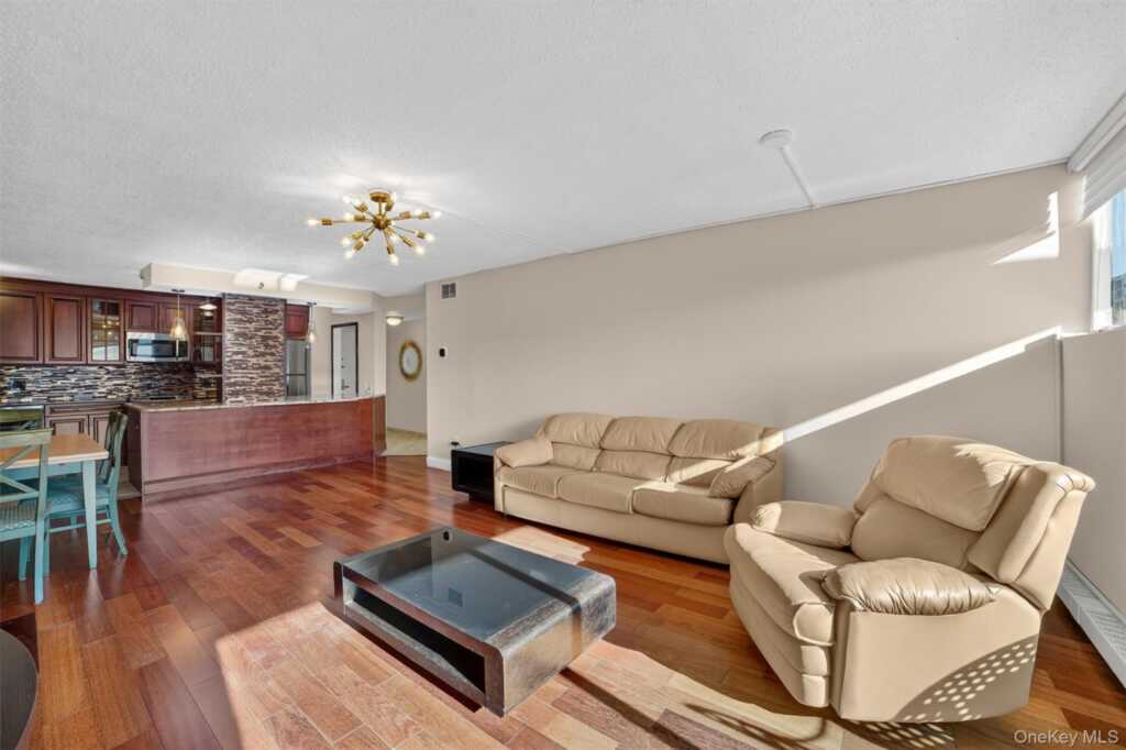 25 Rockledge, Unit #606, White Plains, NY 10601 - Photo 19 of 43