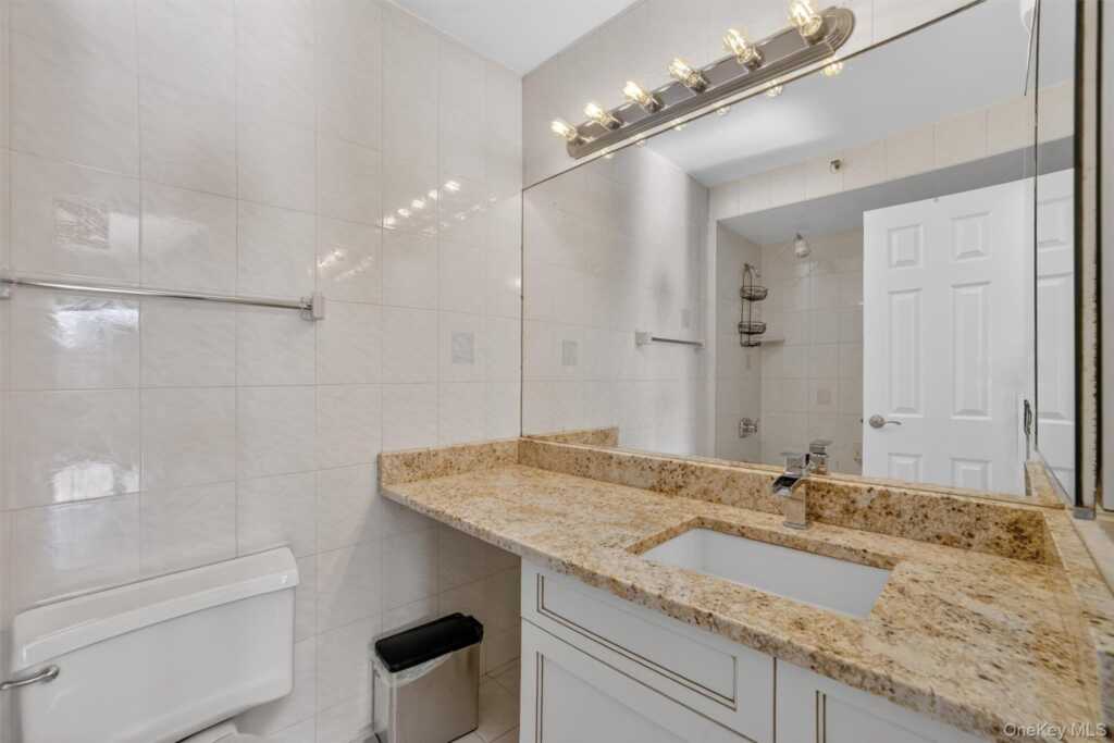 25 Rockledge, Unit #606, White Plains, NY 10601 - Photo 21 of 43