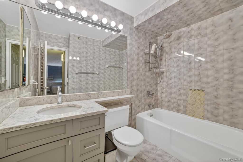 25 Rockledge, Unit #606, White Plains, NY 10601 - Photo 27 of 43