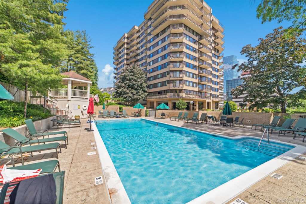 25 Rockledge, Unit #606, White Plains, NY 10601 - Photo 42 of 43