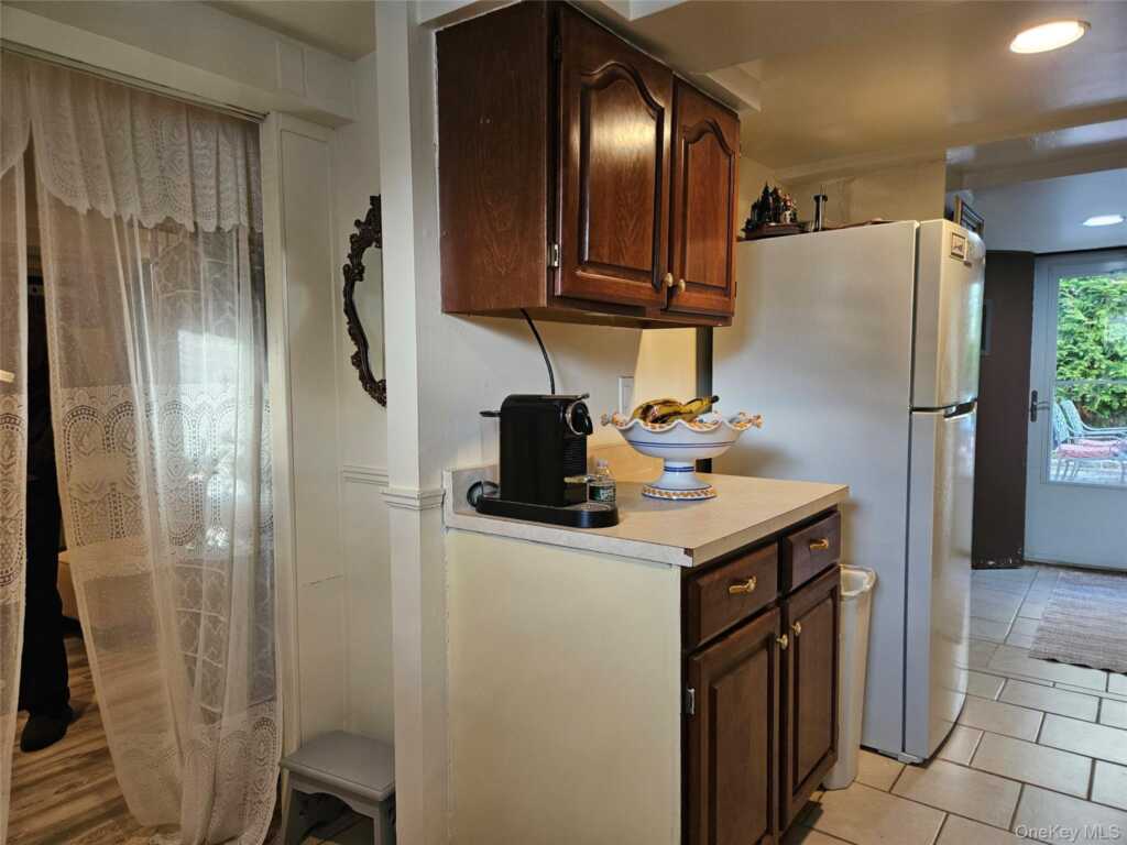 156 Beechwood Avenue, Unit #1, New Rochelle, NY 10801 - Photo 13 of 27