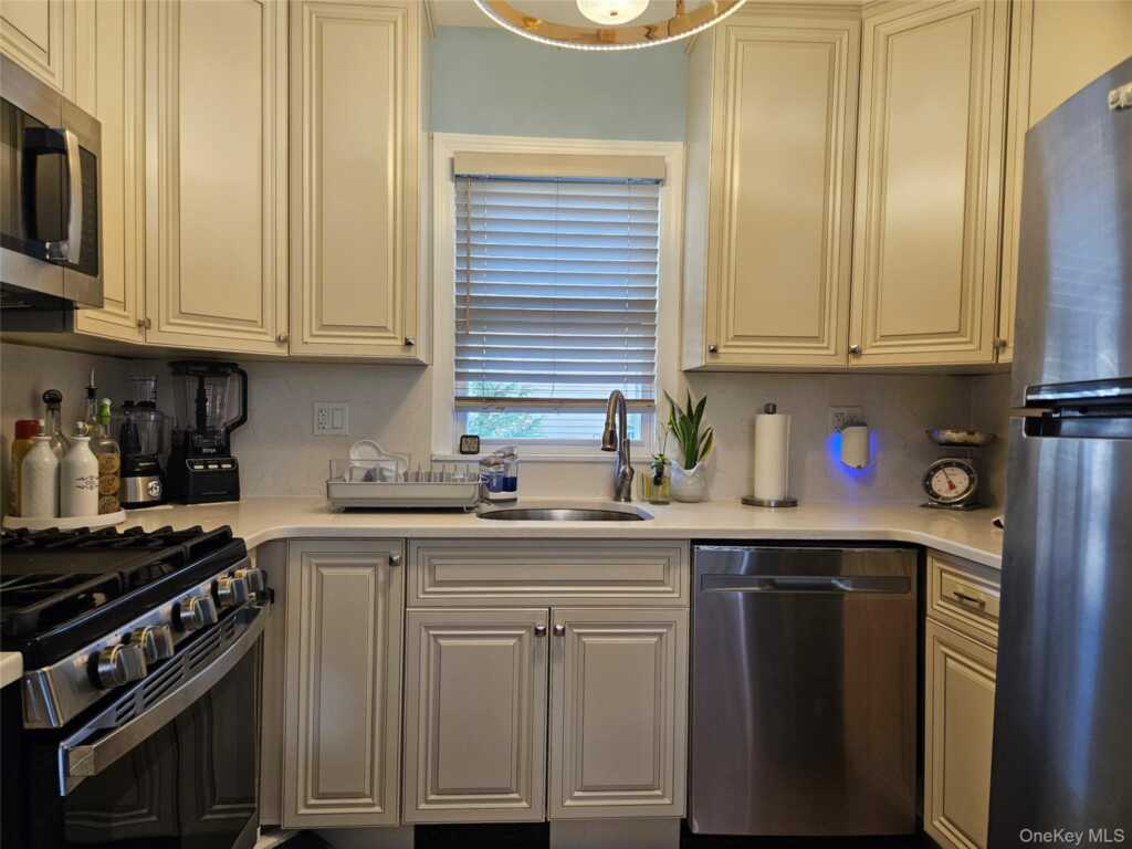 156 Beechwood Avenue, Unit #1, New Rochelle, NY 10801 - Photo 22 of 27