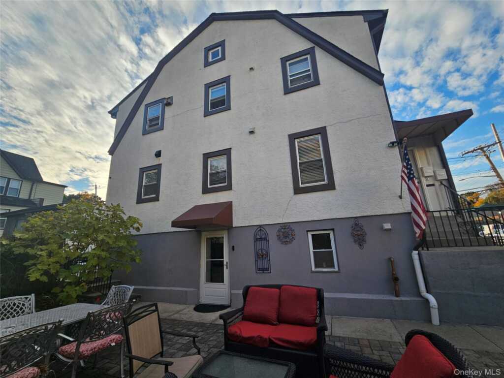 156 Beechwood Avenue, Unit #1, New Rochelle, NY 10801 - Photo 4 of 27