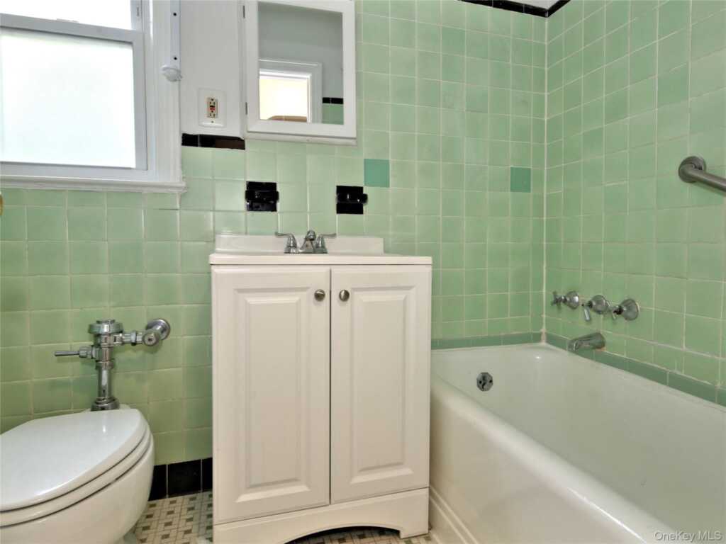 5 Laurel Street, Unit #B2, Rye, NY 10580 - Photo 17 of 24