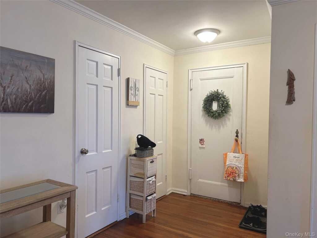 19 Old Mamaroneck Road, Unit #2J, White Plains, NY 10605 - Photo 2 of 12