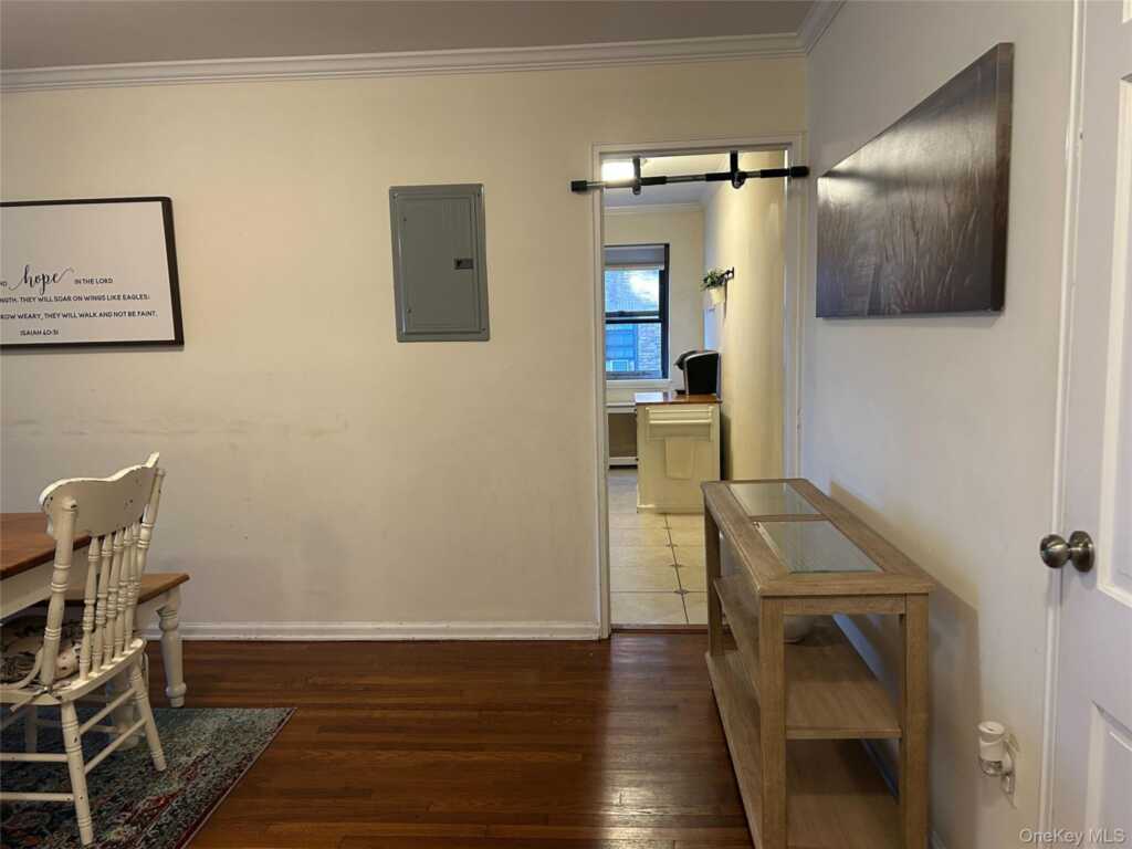 19 Old Mamaroneck Road, Unit #2J, White Plains, NY 10605 - Photo 3 of 12