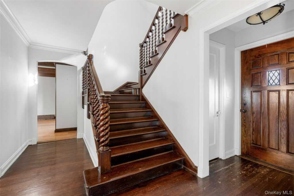 22 Verdun Avenue, New Rochelle, NY 10804 - Photo 2 of 31