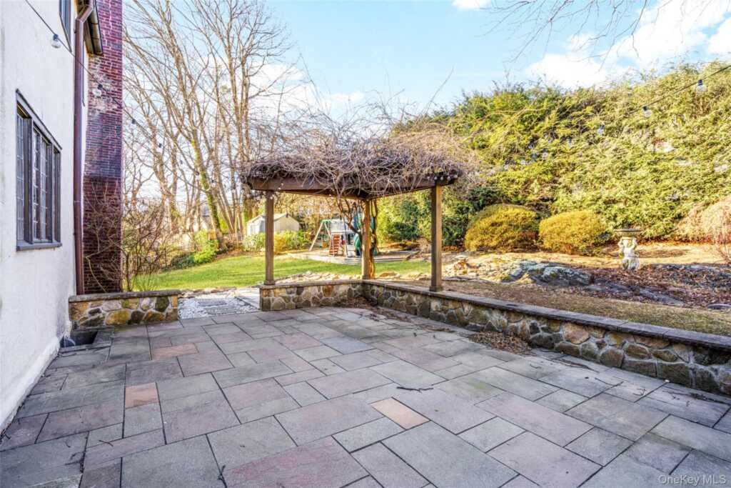 22 Verdun Avenue, New Rochelle, NY 10804 - Photo 25 of 31