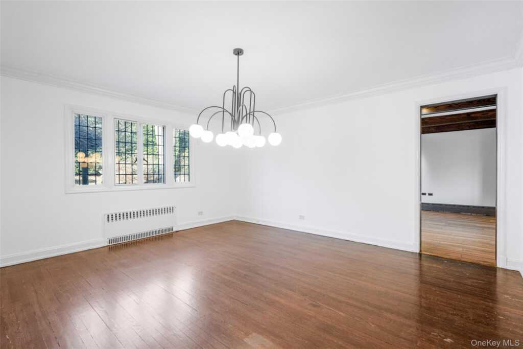 22 Verdun Avenue, New Rochelle, NY 10804 - Photo 7 of 31