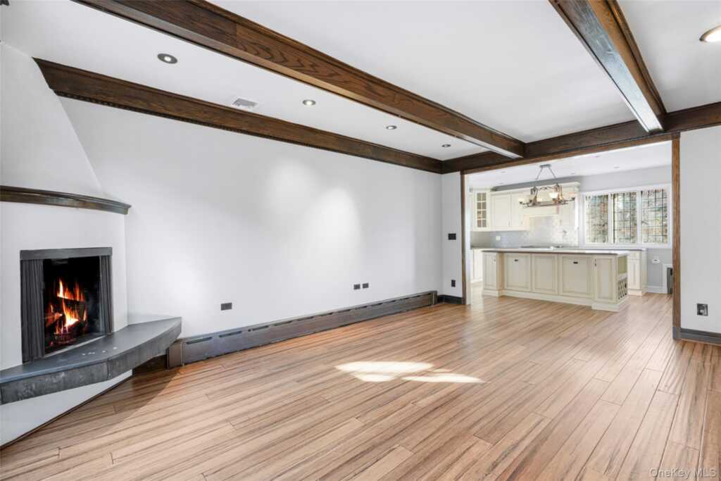 22 Verdun Avenue, New Rochelle, NY 10804 - Photo 9 of 31