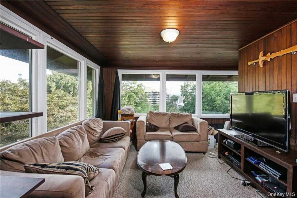 38 Park Avenue, White Plains, NY 10603 - Photo 15 of 32