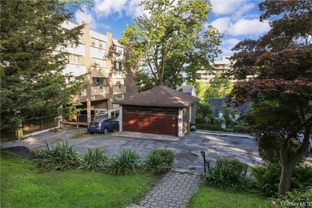 38 Park Avenue, White Plains, NY 10603 - Photo 22 of 32