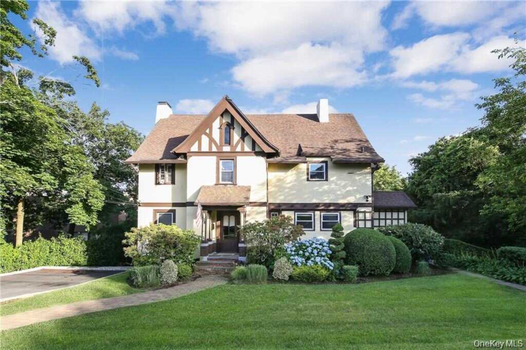 38 Park Avenue, White Plains, NY 10603 - Photo 3 of 32