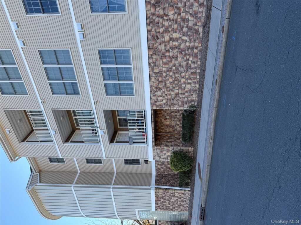 3 Cross Street, Unit #304, Suffern, NY 10901 - Photo 2 of 18