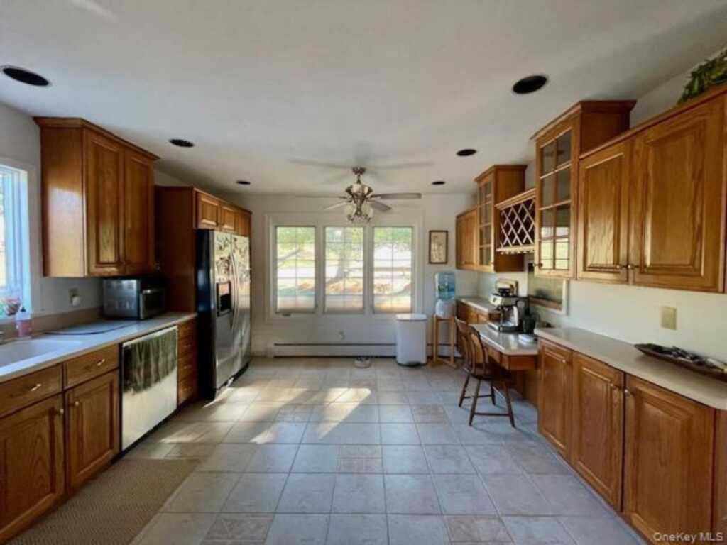 206 Waters Edge, Valley Cottage, NY 10989 - Photo 6 of 19