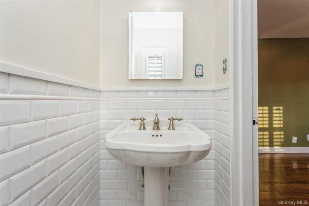 183 Drake Avenue, Unit #2E, New Rochelle, NY 10805 - Photo 14 of 19