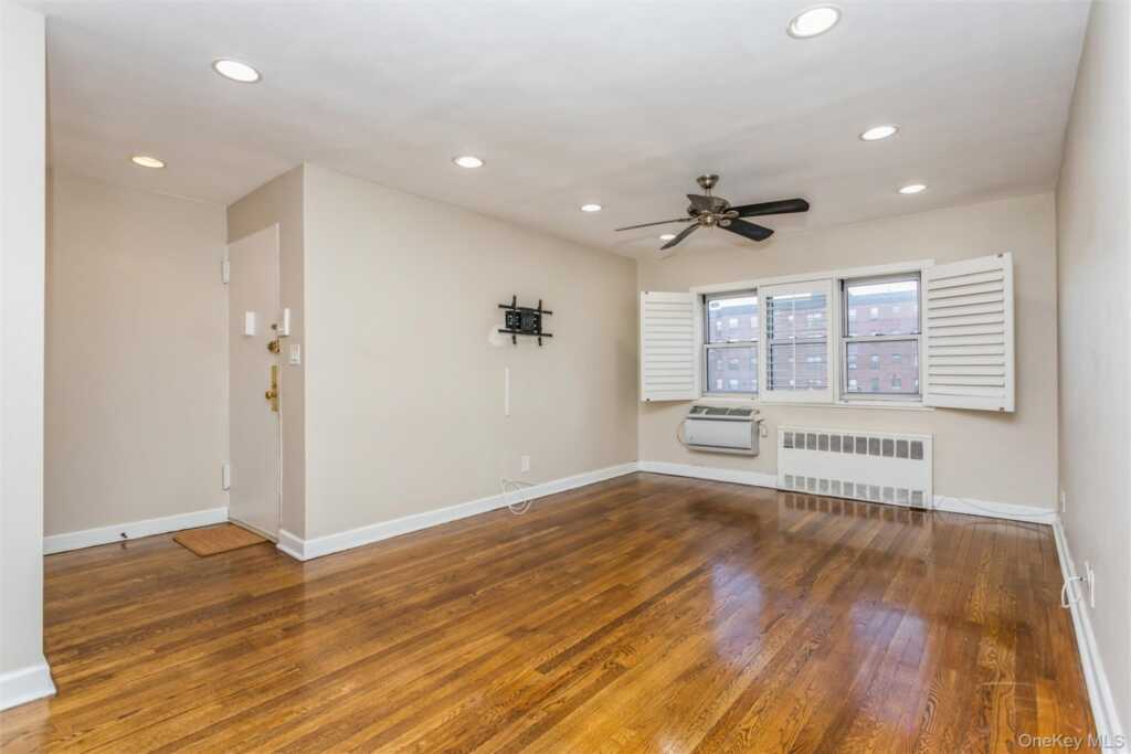 183 Drake Avenue, Unit #2E, New Rochelle, NY 10805 - Photo 3 of 19