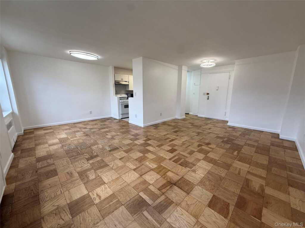 16 Lake Street, Unit #7B, White Plains, NY 10603 - Photo 4 of 27