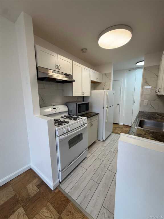 16 Lake Street, Unit #7B, White Plains, NY 10603 - Photo 5 of 27