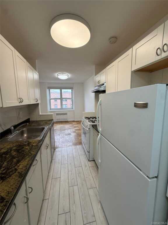 16 Lake Street, Unit #7B, White Plains, NY 10603 - Photo 7 of 27