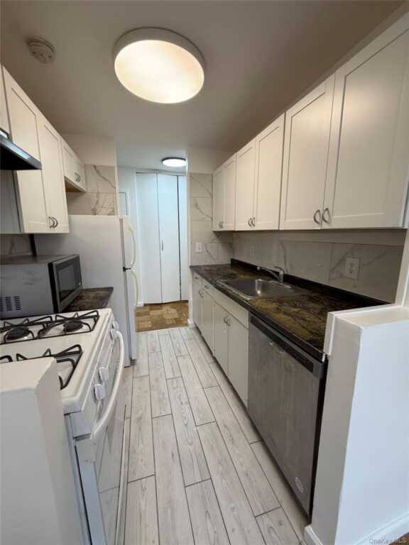 16 Lake Street, Unit #7B, White Plains, NY 10603 - Photo 8 of 27