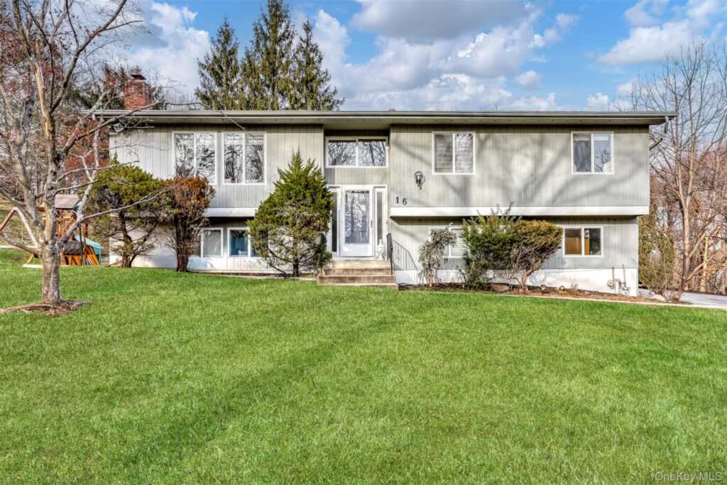 16 Old Pomona Road, Suffern, NY 10901