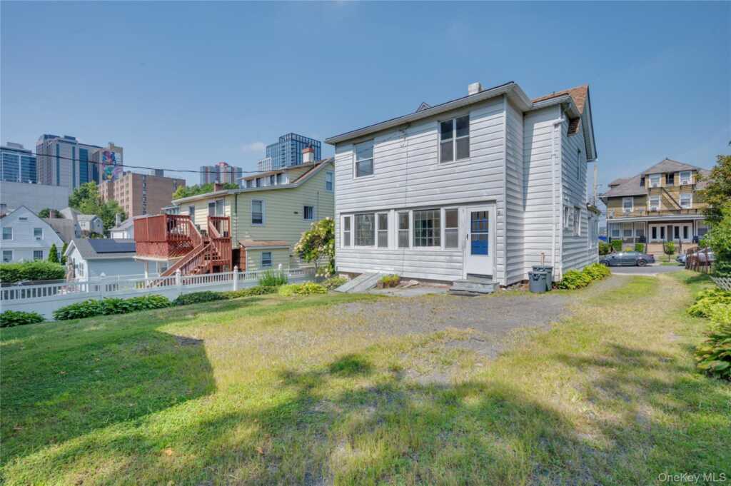 56 Lafayette Street, New Rochelle, NY 10805 - Photo 2 of 27