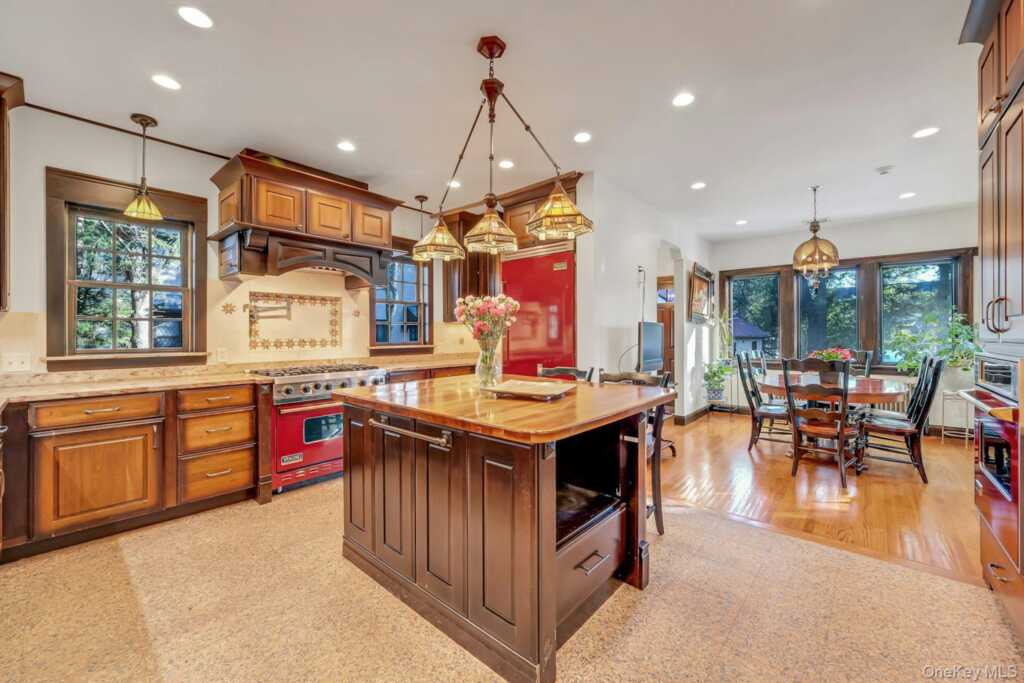 45 Wilmot Road, New Rochelle, NY 10804 - Photo 10 of 46