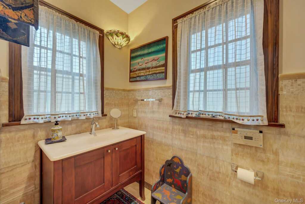 45 Wilmot Road, New Rochelle, NY 10804 - Photo 14 of 46