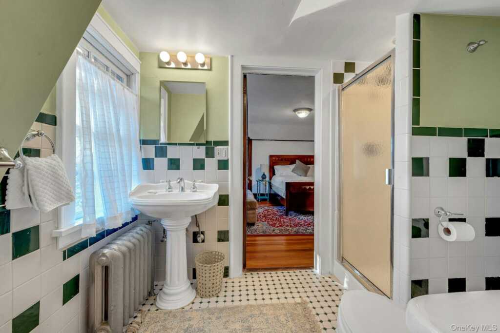 45 Wilmot Road, New Rochelle, NY 10804 - Photo 24 of 46