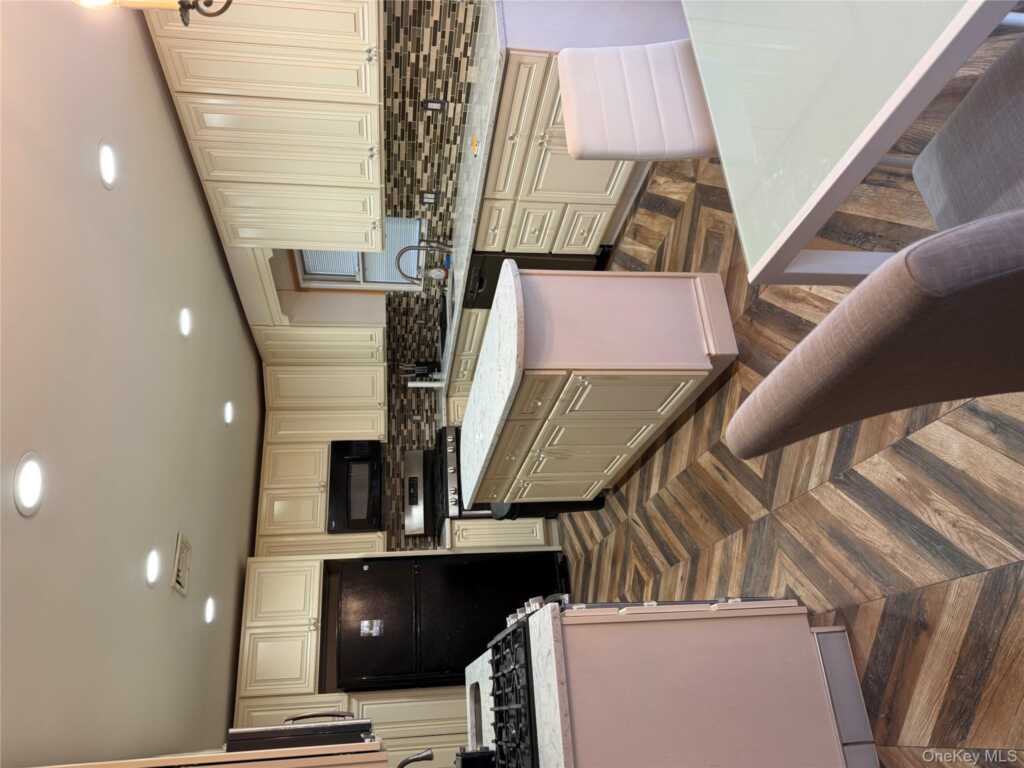 92 Spook Rock Road, Suffern, NY 10901