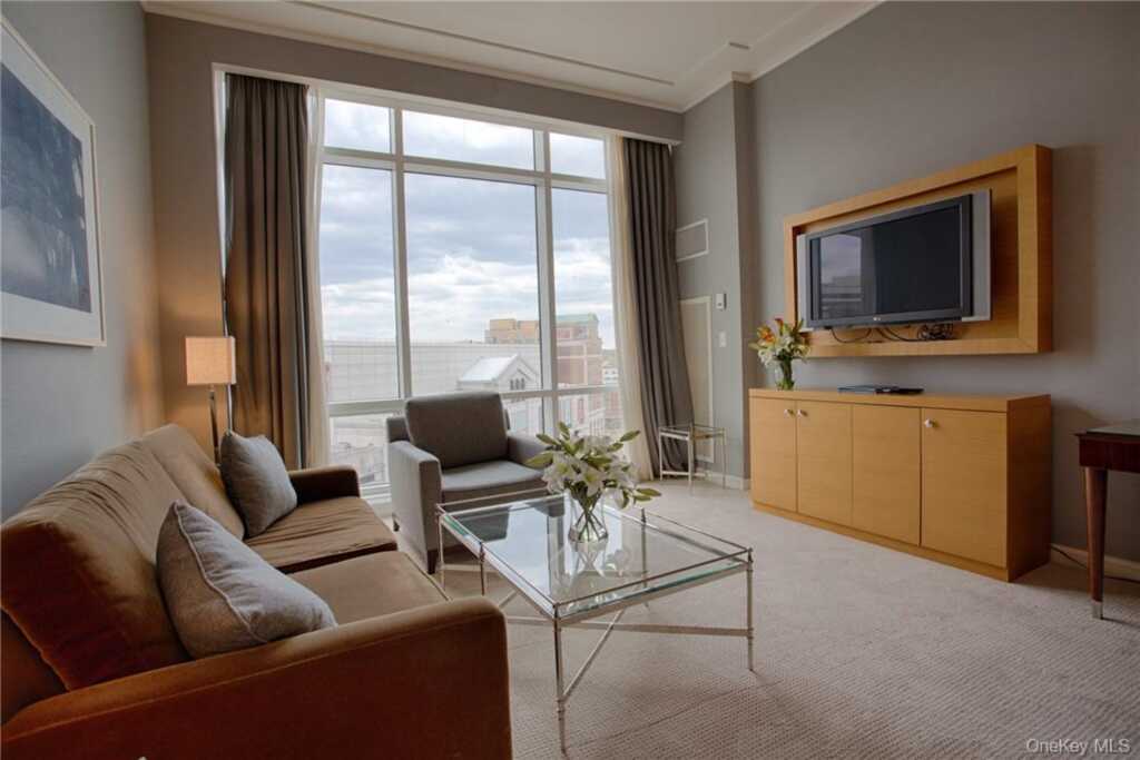 1 Renaissance Square, Unit #8C, White Plains, NY 10601 - Photo 4 of 6